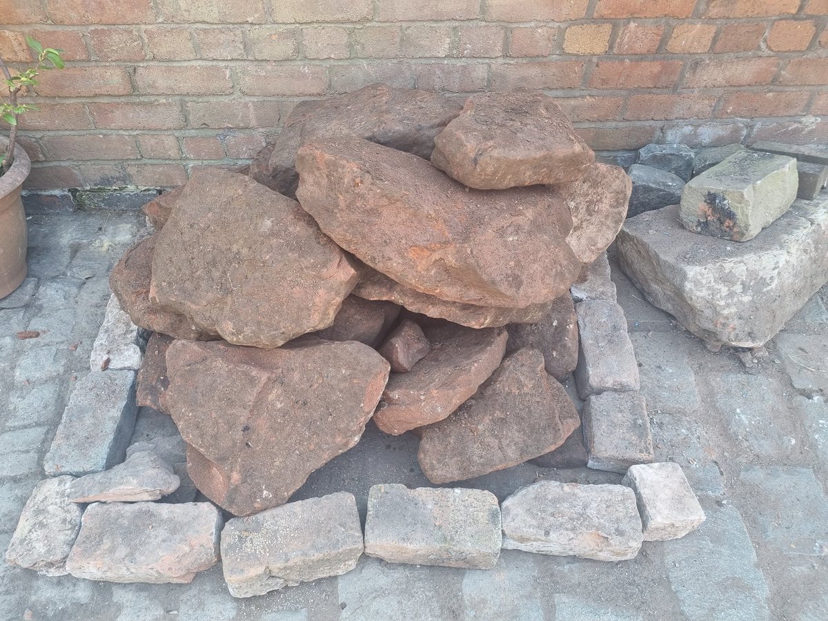 scouse_mouse_20's tweet image. Was surprised to see that all the sandstone had been sold. A tidy up and refill, ready to go again. We have sold so much over the past year. All money goes back into the tunnels