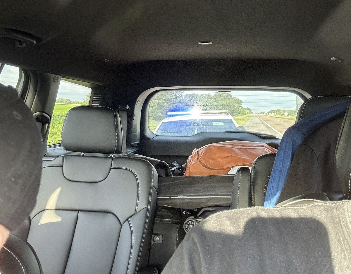 DavidBazzel's tweet photo. So appreciative to know our Arkansas streets and highways are safe as we drive through St Francis County on the way to Atlanta for SEC Media Days!! #Thankyou #SlowItDownBaz #FiveStates #ThinBlueLine @1037TheBuzz @RRainwater1037 https://t.co/sabWAypt3j