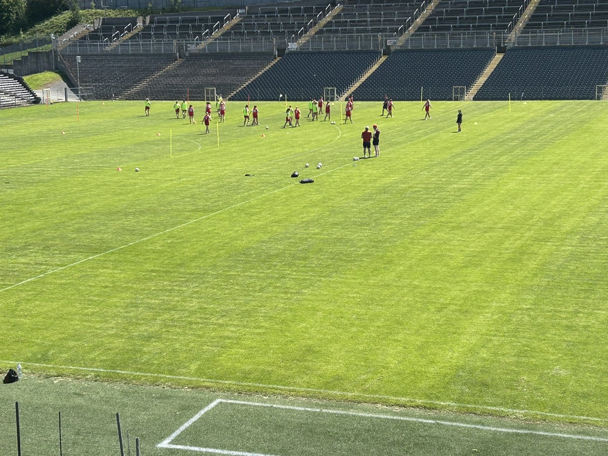 LMFM RADIO (@lmfmradio) on Twitter photo SPORT: 23 degrees here in Clones š„
Radio coverage coming up from just after 2pm of <a href="/LouthLGFA/">Louth LGFA</a> v <a href="/LongfordLgfa/">Longford LGFA</a> in the All-Ireland JFC semi-final. Louth bidding to reach Croke Park for the second year running. SPORT: 23 degrees here in Clones š„
Radio coverage coming up from just after 2pm of <a href="/LouthLGFA/">Louth LGFA</a> v <a href="/LongfordLgfa/">Longford LGFA</a> in the All-Ireland JFC semi-final. Louth bidding to reach Croke Park for the second year running.