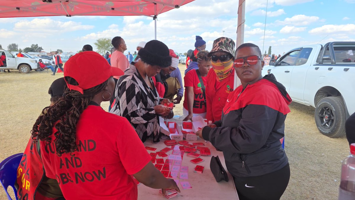 EFF_Limpopo's tweet image. ♦️Happening Now ♦️
EFF Polokwane Ward 13 BCT distributing membership cards to the Polokwane ward 13 members.
#VoteEFF