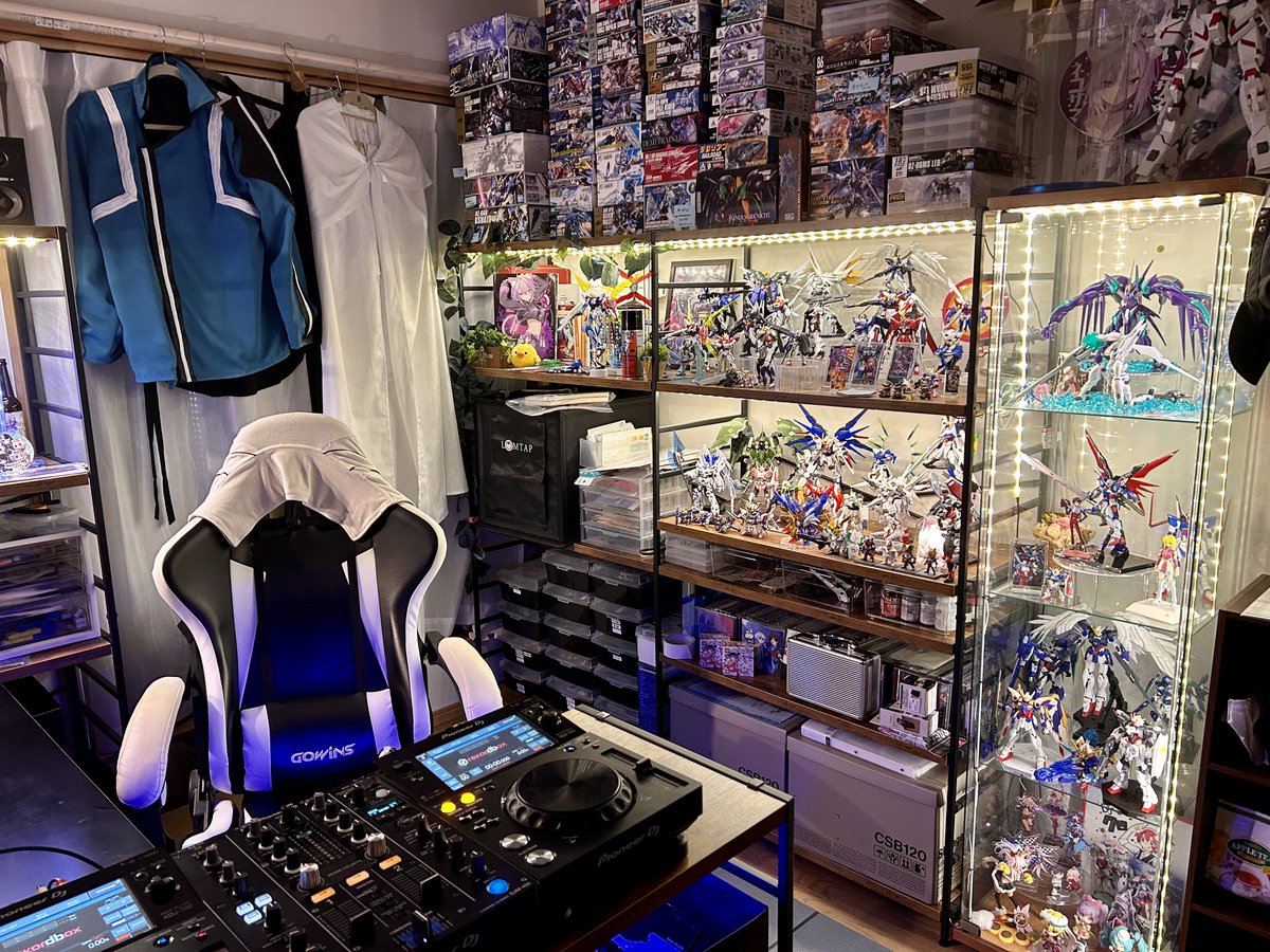 趣味模様替えなんだけど、去年の10月から特別何もしておらず…
次手を加えるなら何だろ？
緑欲しいな