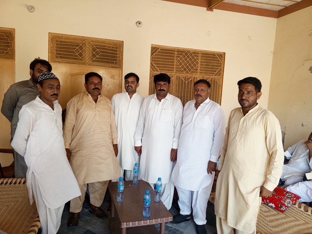 tandlianwalaag1's tweet photo. چک نمبر 620 گ ب میں
سابقہ چیرمین علی رضا پروکہ حق نواز ترھانہ جنرل سیکرٹری بار تاندلیانوالہ علی رضا پربانہ ایڈوکیٹ عامر سلطان فتیانہ سے ملاقات
#NA_97
#_اپنا_حلقہ__اپنے_لوگ
@BBhuttoZardari https://t.co/iKjLDo5ret