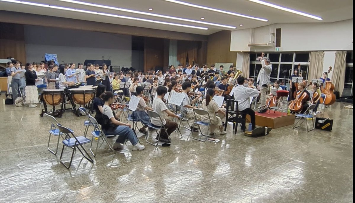 神戸大学合同演奏会まであと1週間☝️❤️‍🔥
4団体150人でプッチーニ作曲のグローリアミサを演奏します♪
実は...！神大オケ団員もオープニングでちょっとだけ歌います🤭🎶
7/20(日)は神戸文化ホールへお越しください！チケットはこちら↓
teket.jp/12157/42462