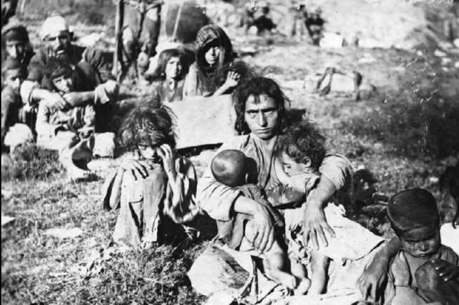 95. yıl dönümünde tam da barış ve yüzleşme ikliminde bir kere daha hatırlatıyoruz.

#ZilanKatliamı, Türkiye Cumhuriyeti tarafından resmî olarak tanınmalı ve halktan açık bir özür dilenmelidir.

Türkiye Büyük Millet Meclisi bünyesinde bağımsız ve kapsayıcı bir Araştırma Komisyonu