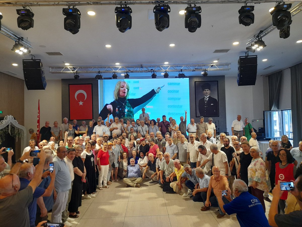 “Türkiye’de Emeklilerin Durumu: Emekli Aylıkları, Emekli Sayıları ve Ayrılan Kaynaklar” araştırması raporumuzu DİSK Emekli-Sen’in düzenlediği “Ankara Emekli Buluşması”nda kamuoyuyla paylaştık.
İnsanca yaşama hakkımızı kazanmak için tüm emeklileri sendikalı olmaya, DİSK’li olmaya