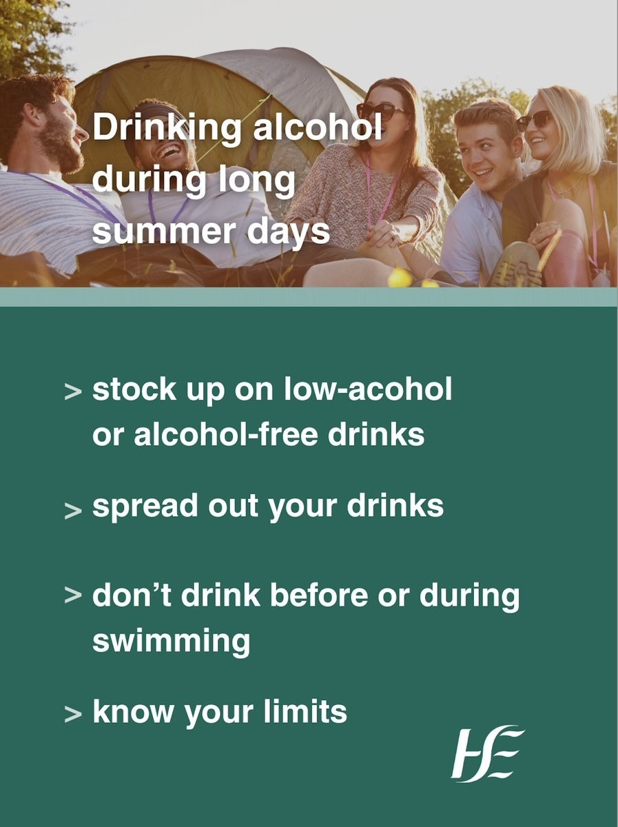 HSEDubMidlands's tweet image. Drinking alcohol increases your risk of dehydration, especially when the weather is hot and people are out in the sun.
Make sure to avoid dehydration by drinking more fluids with a high water content and following advice on how to pace your drinking: pulse.ly/yqnthkcegn