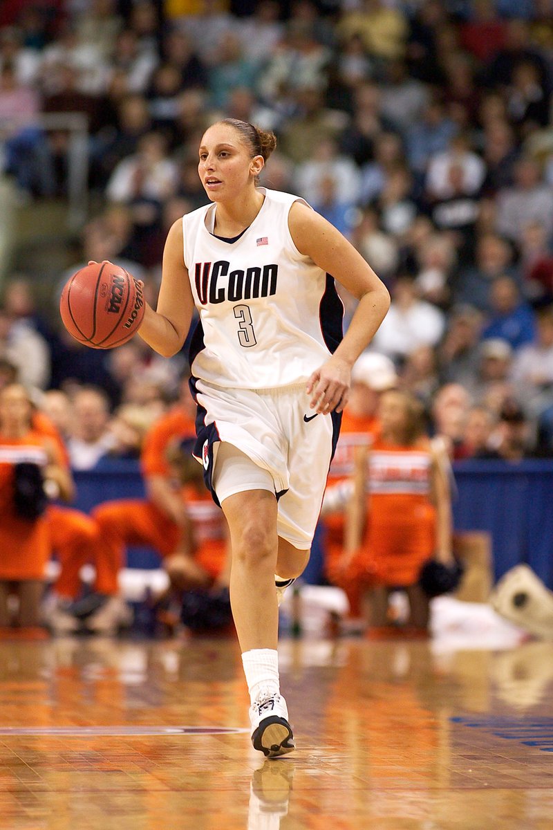UConnHuskies's tweet image. Who was your favorite UConn student-athlete growing up?