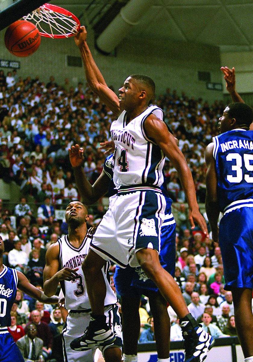 UConnHuskies's tweet image. Who was your favorite UConn student-athlete growing up?