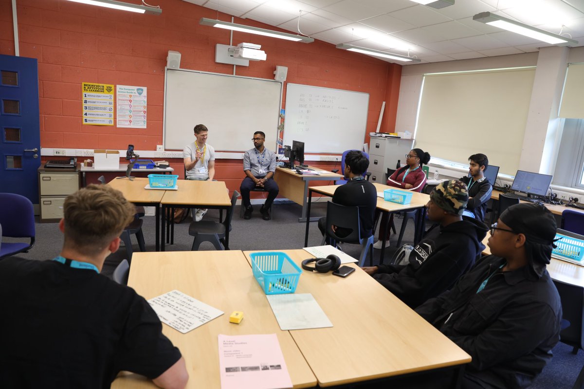 Xaverian College (@xaveriansfc) on Twitter photo NEWS: Entrepreneur inspires Xaverian students with his million-pound business journey π
His message? βRunning a business is a marathon, not a sprint.β 
Read more π xaverian.ac.uk/entrepreneur-iβ¦ NEWS: Entrepreneur inspires Xaverian students with his million-pound business journey π
His message? βRunning a business is a marathon, not a sprint.β 
Read more π xaverian.ac.uk/entrepreneur-iβ¦