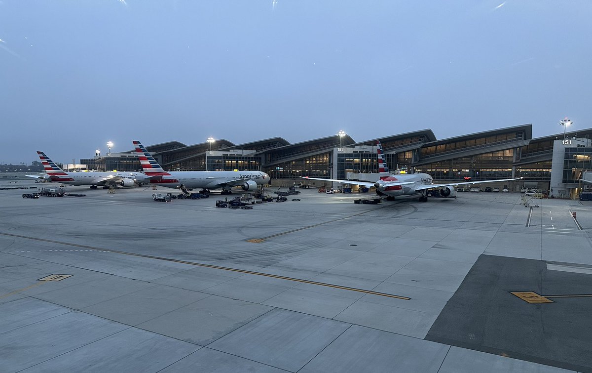 Good Morning from Los Angeles, California! ⛅️

Catching an early morning flight south of the border to Cabo San Lucas, Mexico.

Have a great day everyone!