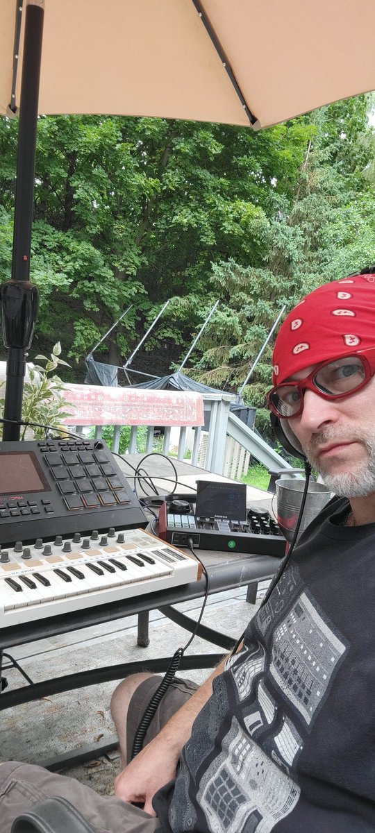 Where my lyrical hiphop boombap heads at?
tiktok.com/t/ZP8hm6MbH/
  go over to my tiktok and drop a verse.  I will share my top 10 here on Twitter