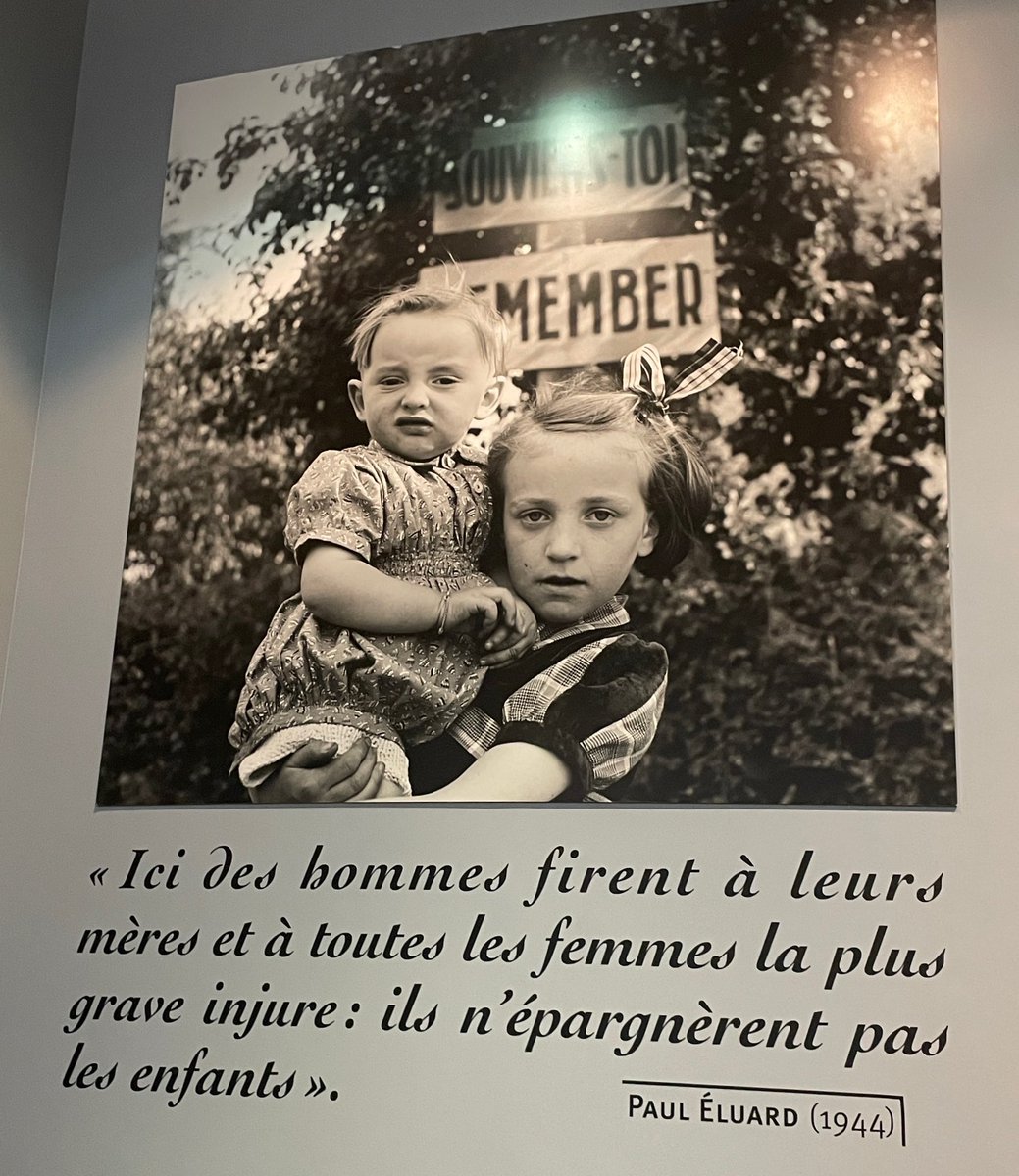R_Hugon_43's tweet image. Malgré le nbre de visiteurs il règne ici une atmosphère pesante. Ils déambulent en silence dans les rues de #OradourSurGlane. Respectant la mémoire. N’oublions pas, Souviens toi !
Un jour je comprendrais pourquoi mes parents ne pardonneront pas aux 🇩🇪 les horreurs du #MontMouchet
