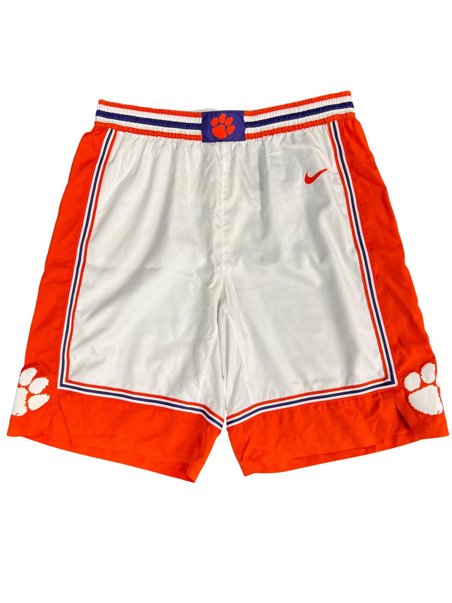 theplayerstrunk's tweet image. Is this the best throwback uniform in college basketball? 🔥
Full game-worn throwback retro uniform from Myles Foster — every thread crafted with attention to detail. This isn’t one you see every day. #ClemsonGRIT
Own a piece of #Clemson history now! ⏩ theplayerstrunkauction.com/bids/bidplace?…