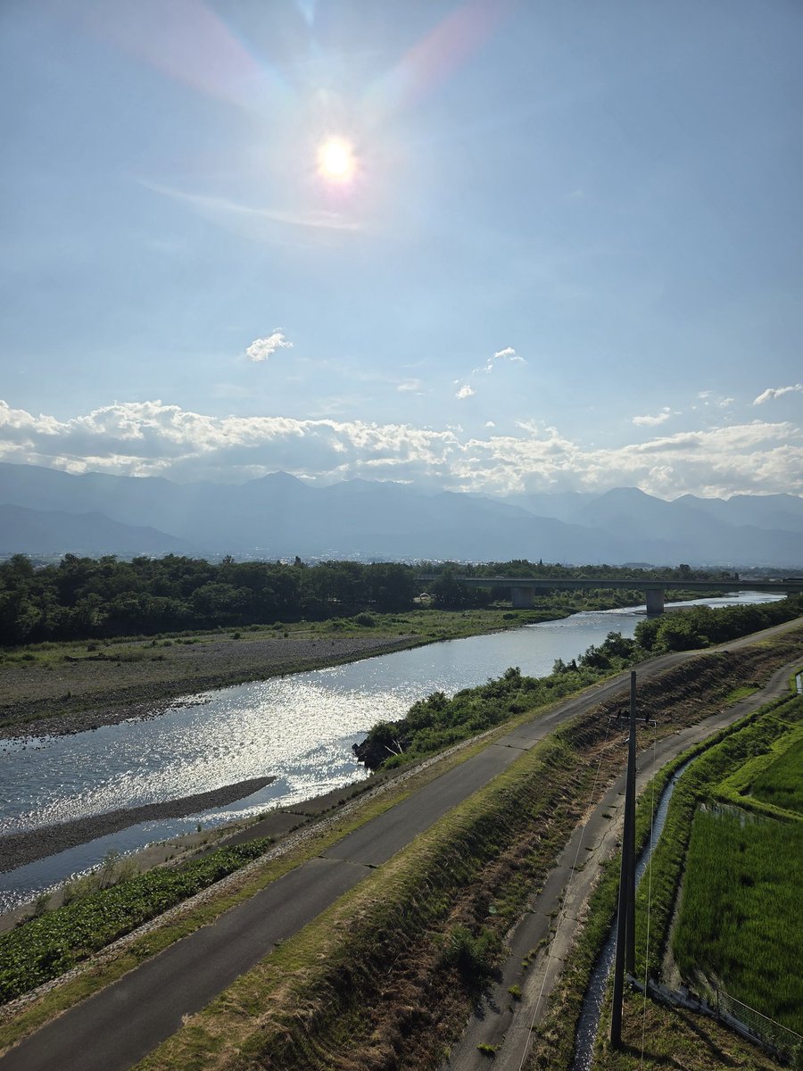 太陽強すぎる町