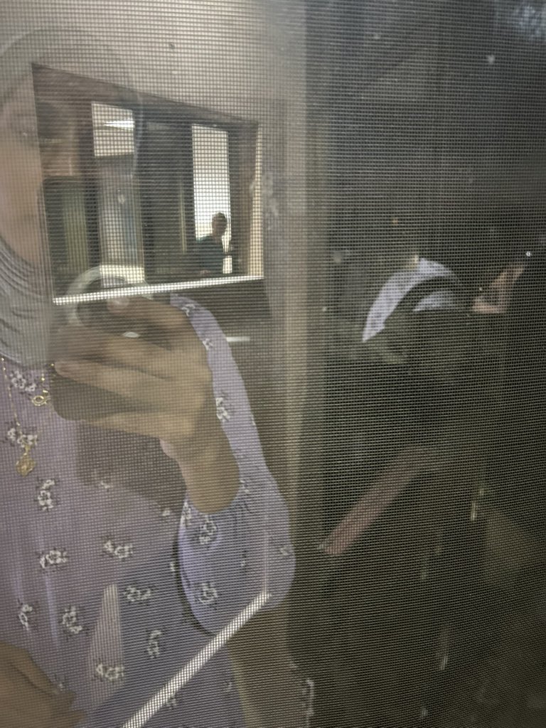 ruwaidaamer8's tweet image. I look like this image, everything inside me is incomprehensible, confused and in pain, trying to find a life during 600 days of war in Gaza and I have failed a lot. War makes life soulless. Stop wars in the world. Learn the language of peace.