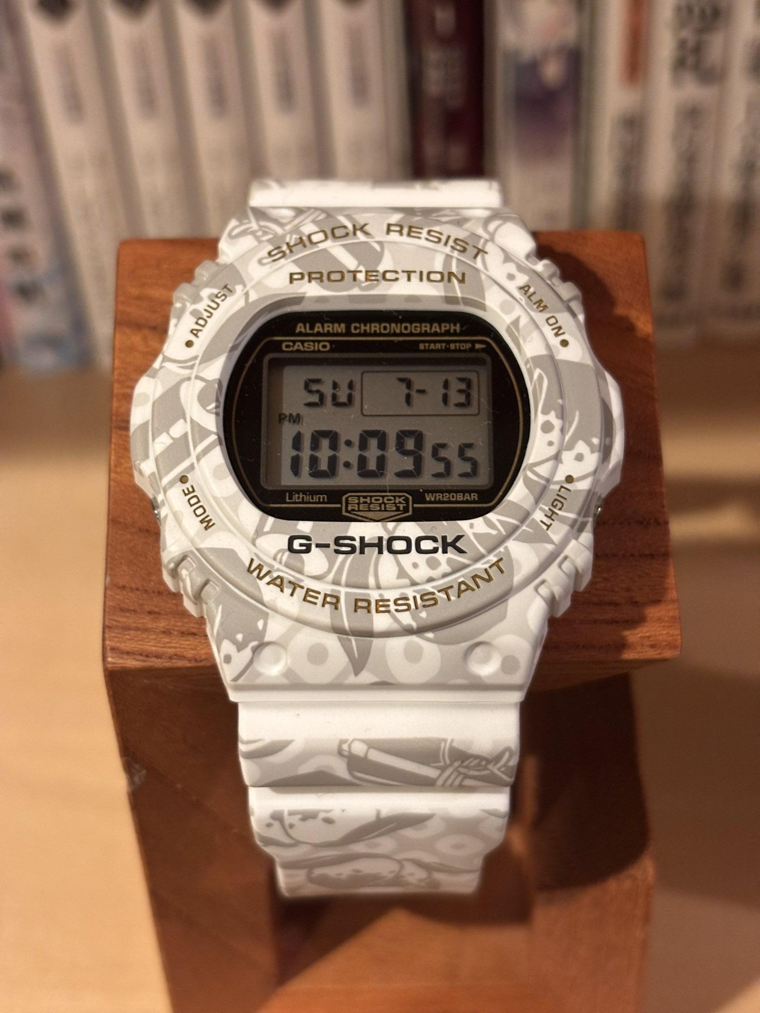 【極美品】G-SHOCK DW-5700SLG-7JR 七福神 寿老人モデル CASIO カシオ G-SHOCK 腕時計 DW-5700SLG-7JR 七福神 寿老人