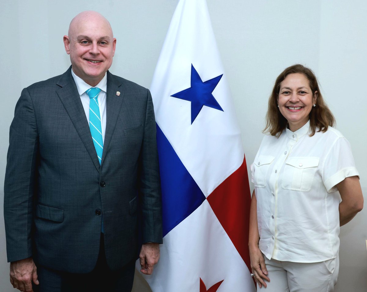 Carlos Guevara Mann (@guevaramann) on Twitter photo Reunión en <a href="/CancilleriaPma/">Cancillería de Panamá</a> con <a href="/LuciaMeza_CAF/">Lucía Meza</a>, representante de <a href="/AgendaCAF/">CAF</a>, para revisar la agenda común y sus avances. Tenemos importantes iniciativas conjuntas, incluyendo un plan piloto de cooperación internacional. Apoyamos, además, el Foro Económico CAF 2026.
<a href="/radioanconpa/">Radio Ancón</a> Reunión en <a href="/CancilleriaPma/">Cancillería de Panamá</a> con <a href="/LuciaMeza_CAF/">Lucía Meza</a>, representante de <a href="/AgendaCAF/">CAF</a>, para revisar la agenda común y sus avances. Tenemos importantes iniciativas conjuntas, incluyendo un plan piloto de cooperación internacional. Apoyamos, además, el Foro Económico CAF 2026.
<a href="/radioanconpa/">Radio Ancón</a>