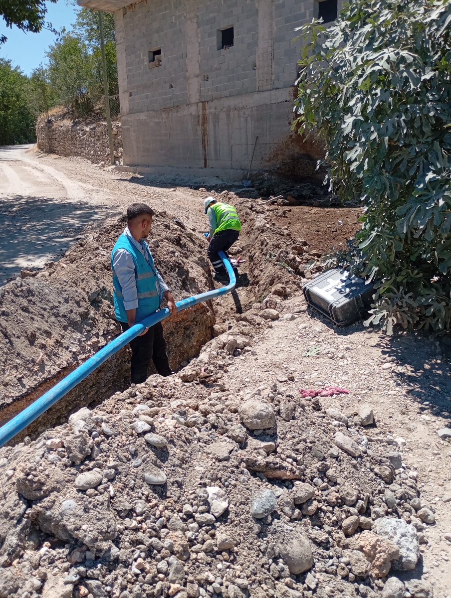 VERDİĞİM ÖNERGE VE DİLEKÇELERLE İLÇEMİZ HİLVAN KAVALIK MAHALLEMİZİN 1700 METRE İÇME SUYU ŞEBEKESİ YENİLEMESİ YAPILMIŞ OLUP MAHALLEMİZE SU VERİLMİŞTİR.  BÜYÜKŞEHİR BELEDİYE BAŞKANIMIZA VE ŞUSKİ GENEL MÜDÜRÜMÜ EMİN İZOL'A HİLVANLI HEMŞEHRİLERİM ADINA TEŞEKKÜR EDERİM 
<a href="/RTErdogan/">Recep Tayyip Erdoğan</a>