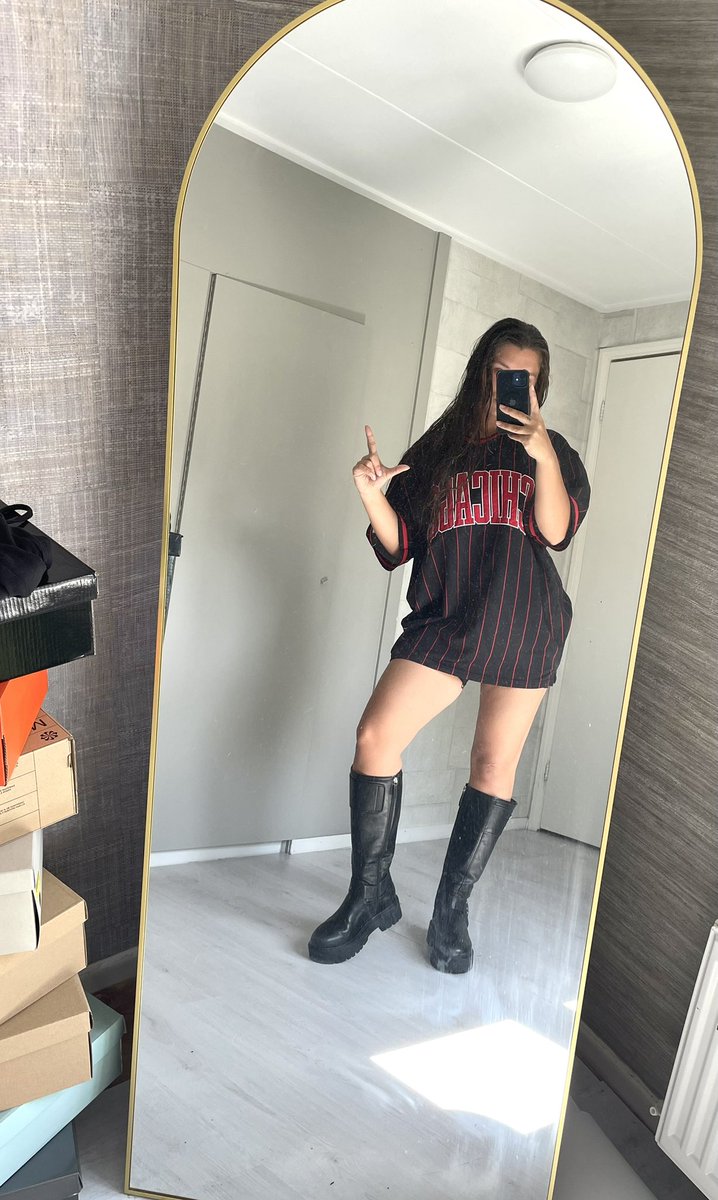 Which leather boots should i wear today? 

Save for right &amp; retweet for left.