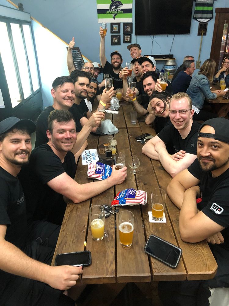 poliwa_93's tweet image. - El equipo de la izquierda tardó solo 6 años en crear el Ghost of Tsushima desde cero.
- El de la derecha, ha tardado +5 años en crear su secuela, que recicla casi todo de la primera parte.
El primero fue contratados por su talento, el segundo para cubrir cuotas.