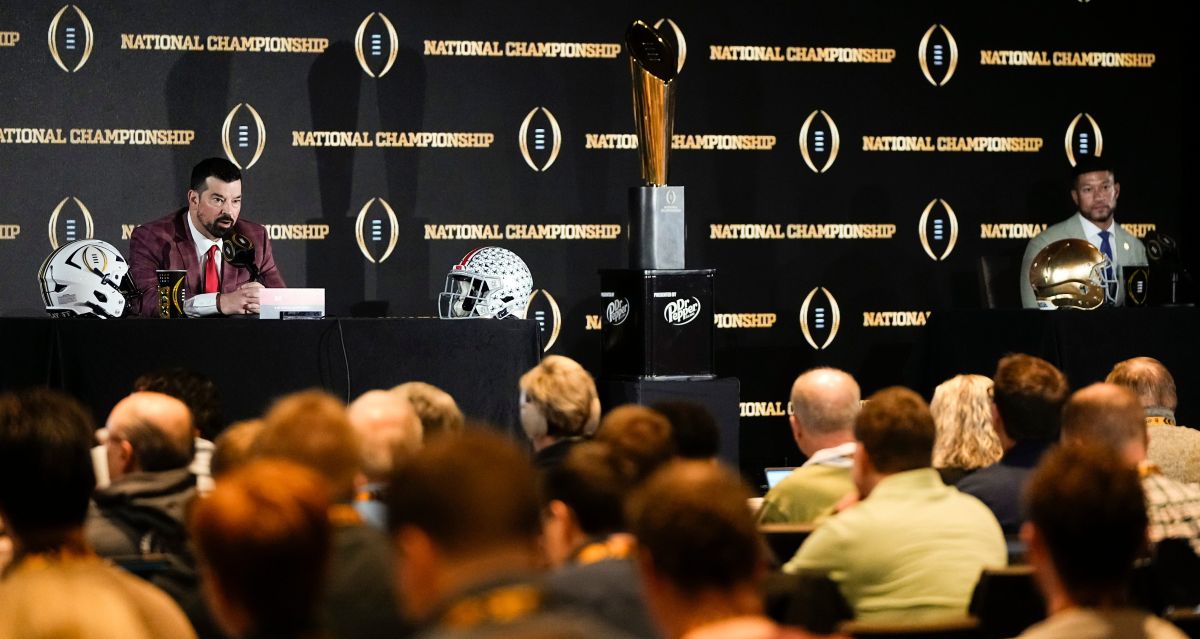 Eric Hansen (@ehansennd) on Twitter photo Unraveling the mysteries (or compounding them) of the AP Top 25 CFB poll voting process
There is no IQ test, no drug test and, fortunately for me, no eye test required to be a voter in the Associated Press college football top 25 poll.
<a href="/BGInews/">BlueandGold.com</a>
on3.com/teams/notre-da… Unraveling the mysteries (or compounding them) of the AP Top 25 CFB poll voting process
There is no IQ test, no drug test and, fortunately for me, no eye test required to be a voter in the Associated Press college football top 25 poll.
<a href="/BGInews/">BlueandGold.com</a>
on3.com/teams/notre-da…