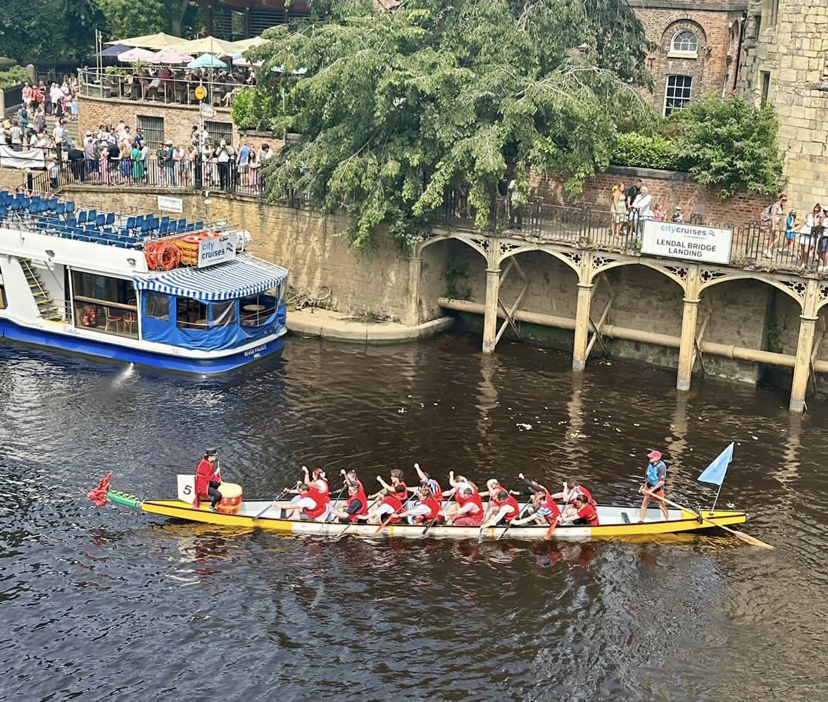 Here’s our team, Bibbidi-Bobbidi-Boat, trying their hardest to raise funds for <a href="/YMenfulness/">Menfulness UK</a> at the #yorkdragonboat race 🚣‍♂️💪

Not much to go before we hit our target. You can still donate here:  yorkrotary.enthuse.com/pf/bibbidi-bob…

Thank you 🌟