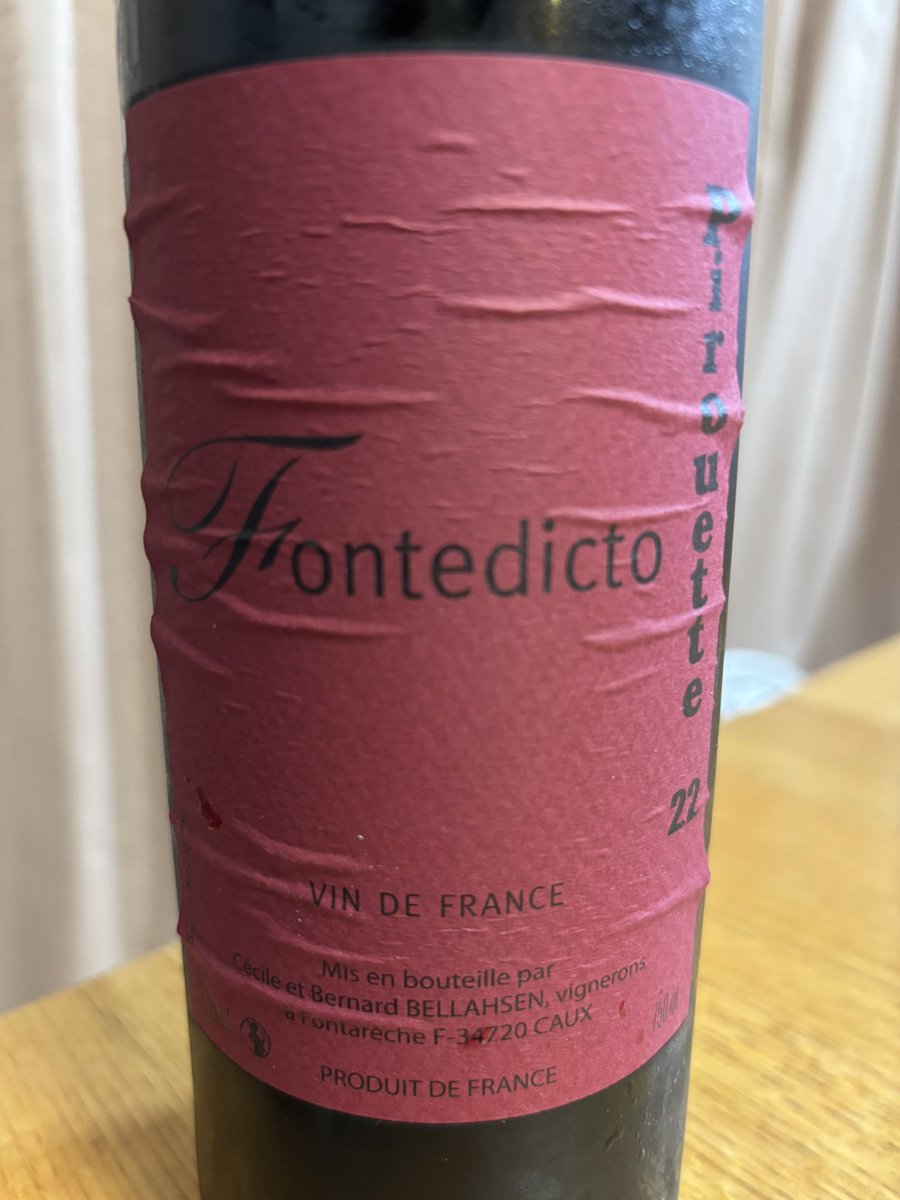 kouwein's tweet photo. Pirouette 2022 Fontedicto / ピルエット2022 フォンテディクト

紫がかった深い紅色。赤系ベリーや干し葡萄、ラズベリーのような香り。
味わいはジューシーで果実味タップり。

すき焼き風の牛肉に合わせてみました。

美味しいワインです。 https://t.co/tpOA280XEY
