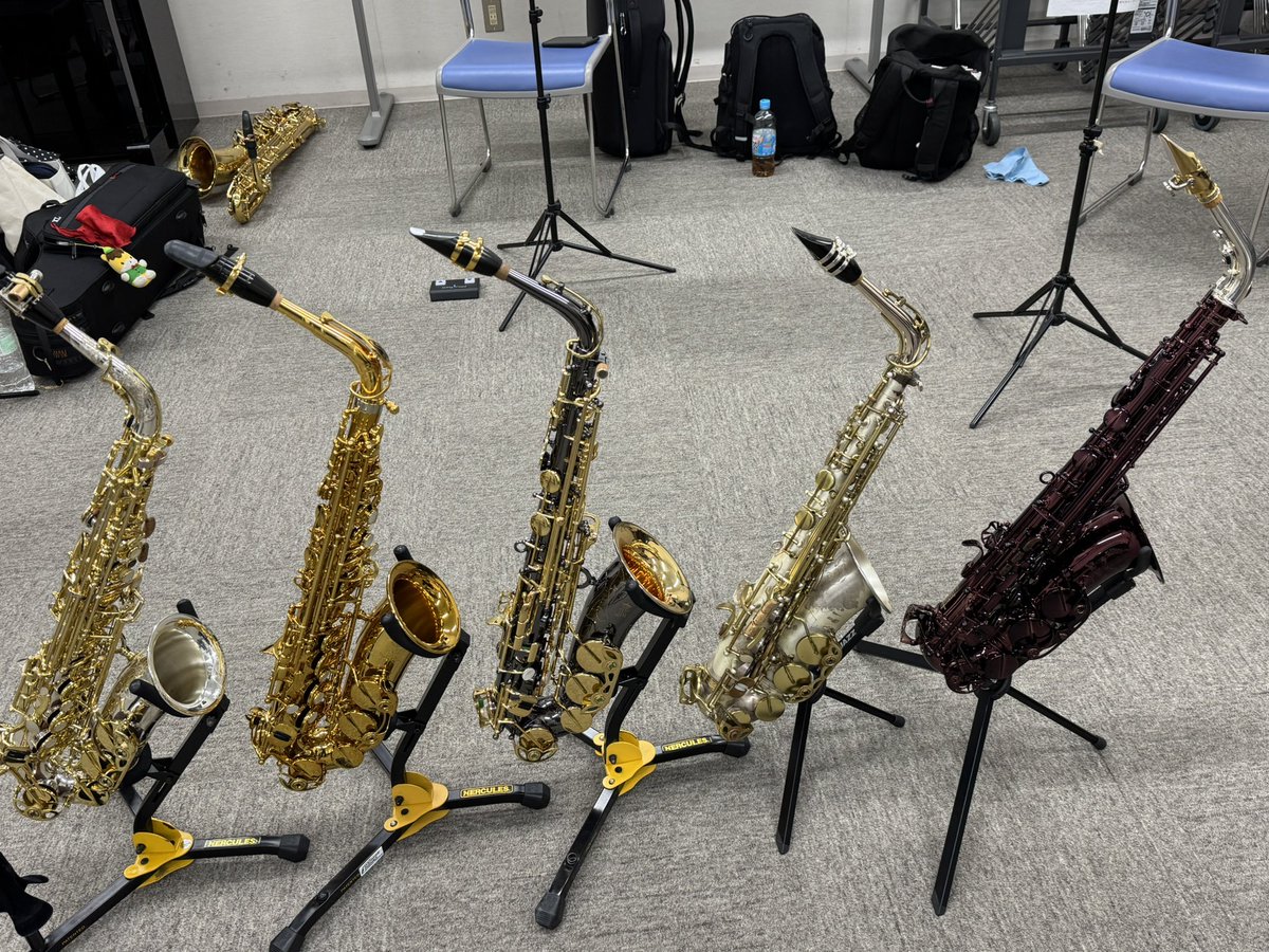 zero_sax's tweet photo. 各々、珍しい楽器が揃ったので記念撮影📸✨
#supreme
#signature
#Keilberth
#cannonball
#silversonic
#ROUTE8 https://t.co/yK2iS73YBI