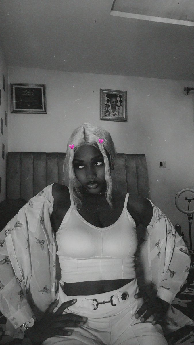 FiannaDeclutter's tweet image. Happy Sunday, my babies. 
Hope you went to church?🙂‍↕️❤️👀