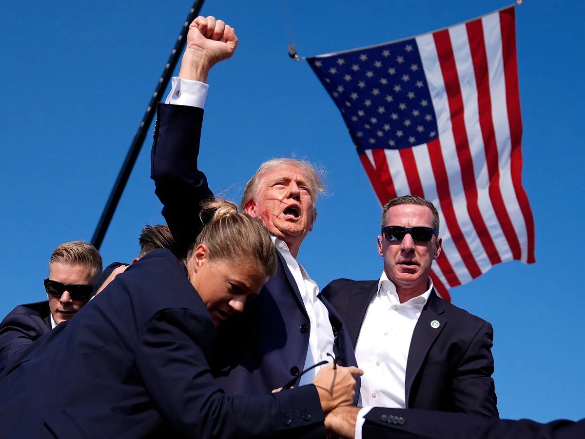 megforflorida's tweet image. Exactly one year ago today, God saved President @realDonaldTrump.
Why? So POTUS could save America.
We must continue to FIGHT, FIGHT, FIGHT!
God Bless our POTUS and our Nation. 🇺🇸