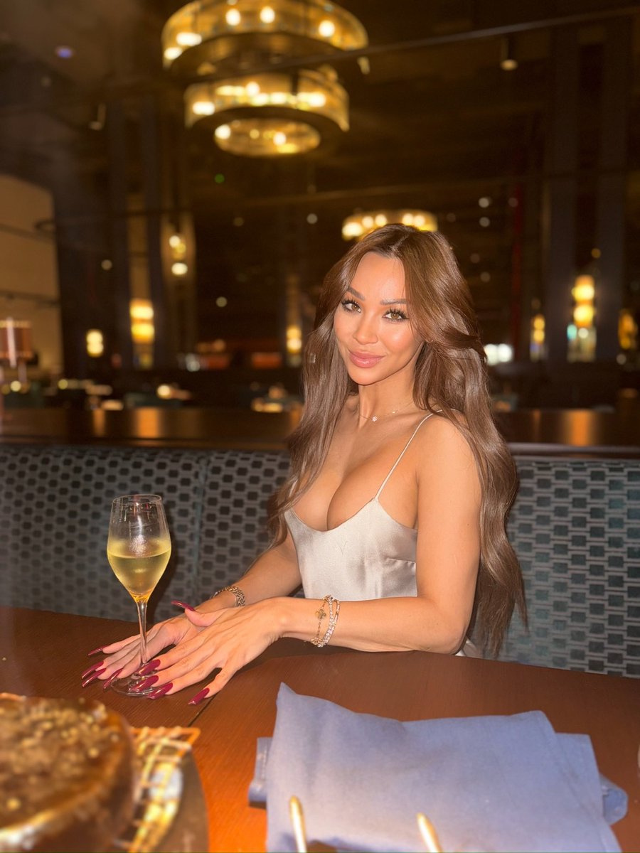 dannieriel's tweet image. what’s the best reason u would give me to get me back at ur place?🤔