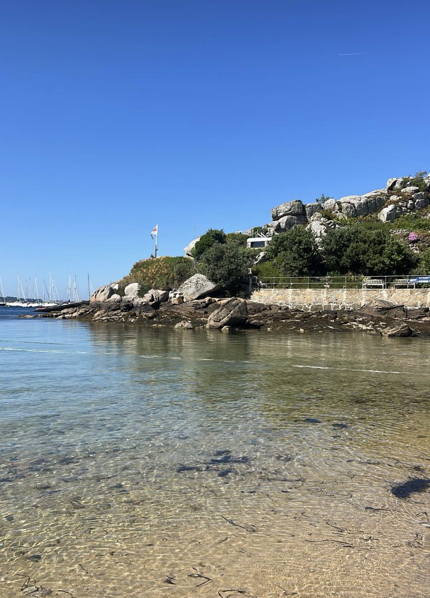 Mincarlo lagoon has been lush too #seaswimming #SummerVibes #itsbeensohot 🥵🥵