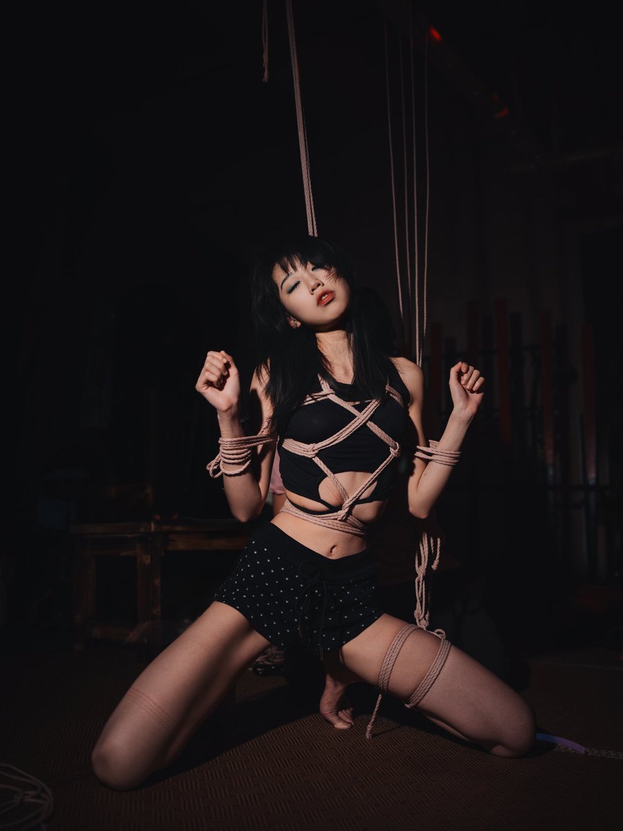 🪢：@EEEMODAAA
📷：<a href="/MakkuroFilm/">可羅菲林 Kurofilm</a> 
🏠：<a href="/LiangCunSW/">兩吋绳舍</a>