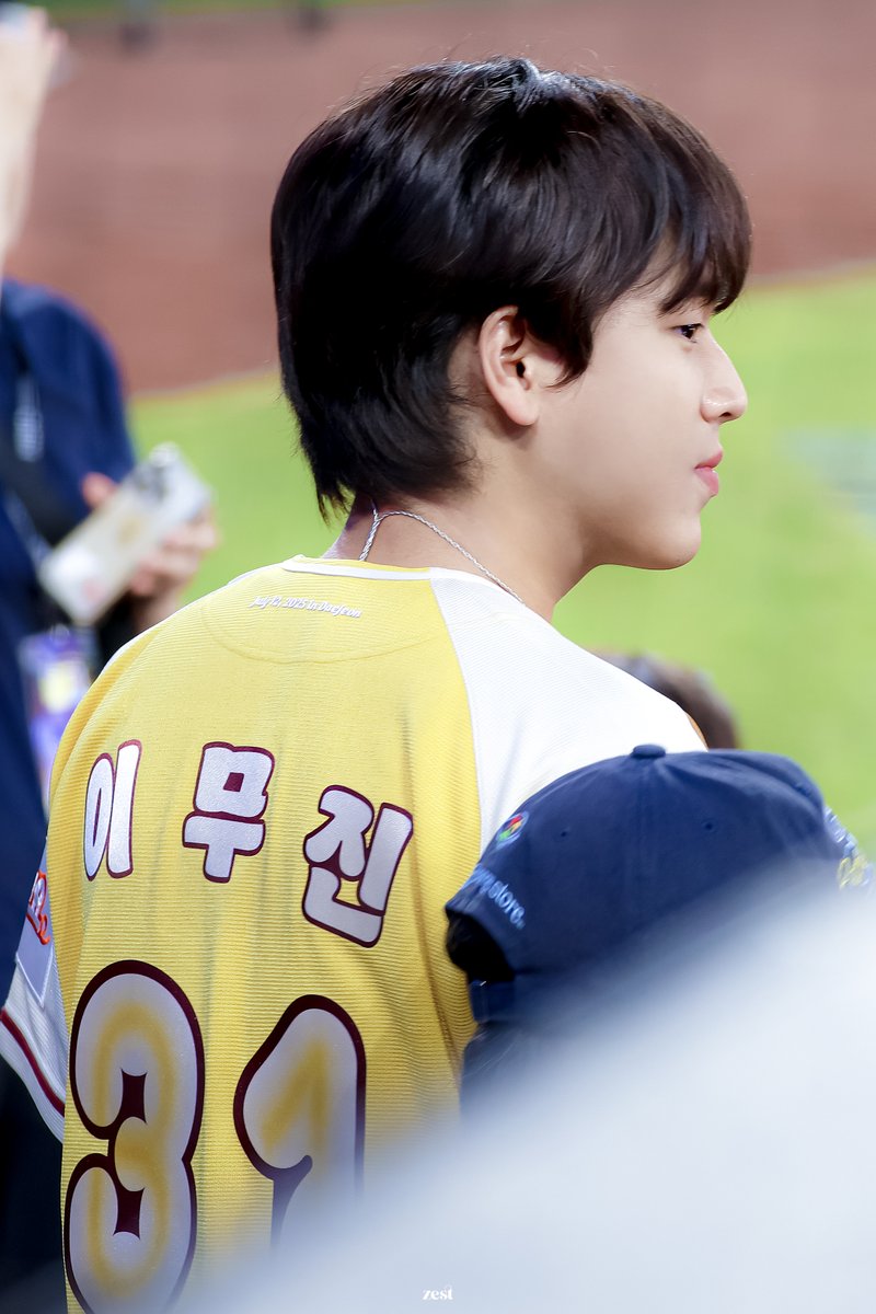lemon_muments's tweet photo. #이무진 #LEEMUJIN

250712
2025 KBO 올스타전

🥹💛 https://t.co/uP48j4Hdp9