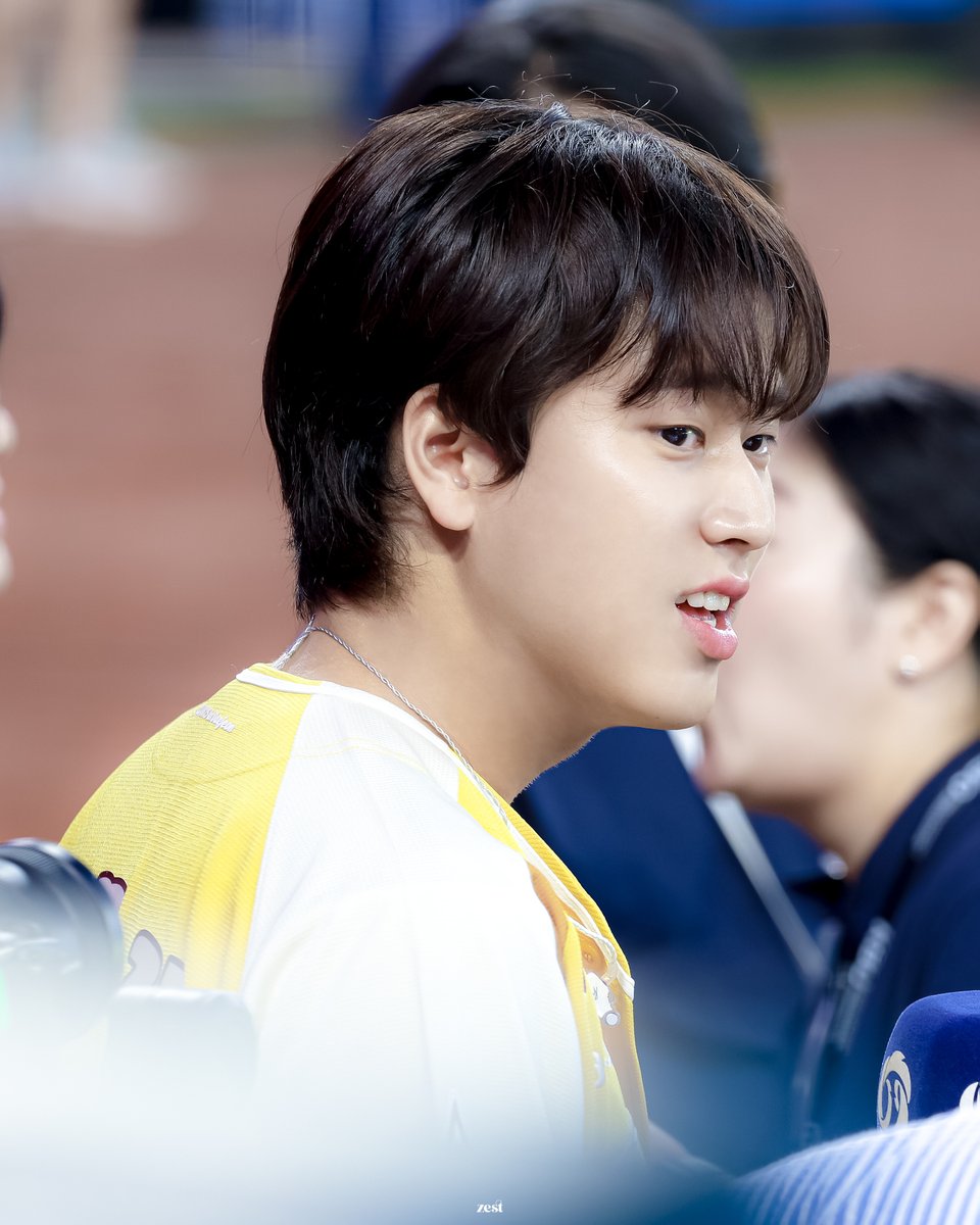lemon_muments's tweet photo. #이무진 #LEEMUJIN

250712
2025 KBO 올스타전

🥹💛 https://t.co/uP48j4Hdp9