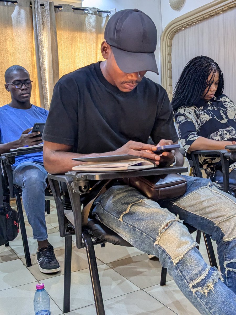 Togo_Bitcoin's tweet image. Hier la 3ᵉ et dernière session d'apprentissages sur le bitcoin.
Les étudiants ont découvert "comment s’impliquer dans l’écosystème #Bitcoin", approfondir leurs connaissances et devenir des acteurs du changement
Workshop avec les outils comme @walletofsatoshi & @Machankura8333