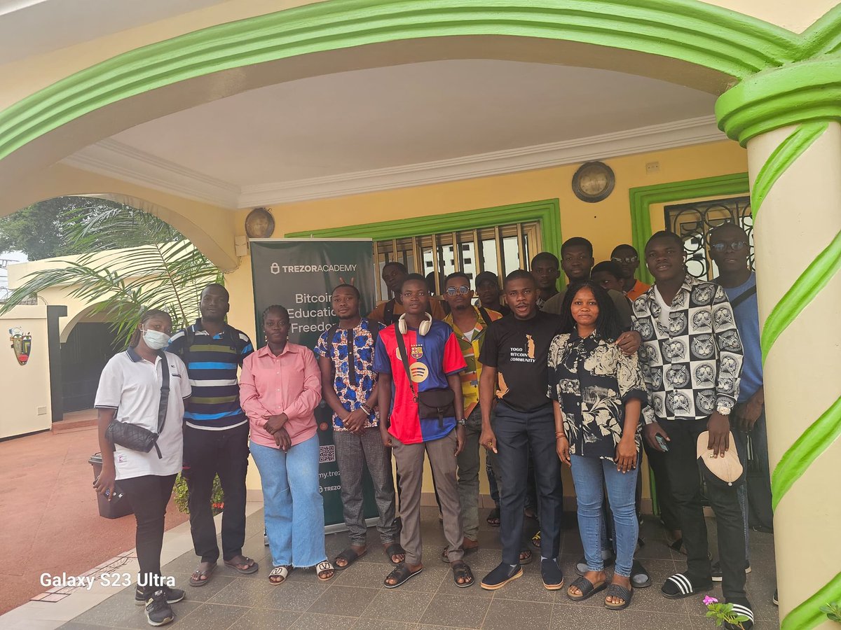 Togo_Bitcoin's tweet image. Hier la 3ᵉ et dernière session d'apprentissages sur le bitcoin.
Les étudiants ont découvert "comment s’impliquer dans l’écosystème #Bitcoin", approfondir leurs connaissances et devenir des acteurs du changement
Workshop avec les outils comme @walletofsatoshi & @Machankura8333