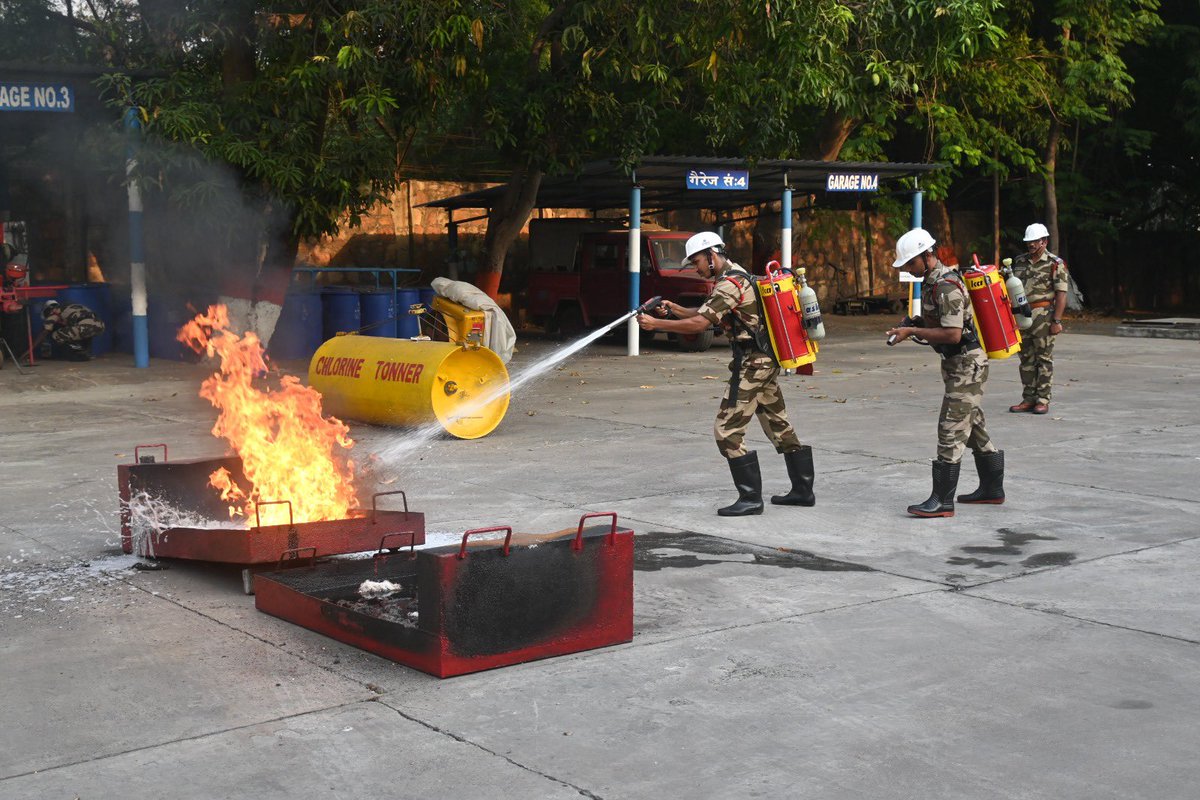 CISFSouth's tweet photo. Standing tall, fearless & ever vigilant!
CISF Fire Wing guards India's critical installations, protecting national assets & securing the nation. #CISF #FireWing @CISFHQrs https://t.co/xEWhpF8l0t