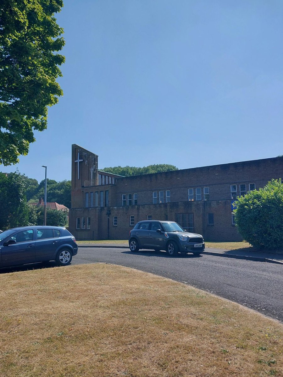 HalesowenWMP's tweet photo. Halesowen NHT have attended St Andrews church in Wollescote today, to speak with the congregation regarding home safety in the warm weather. 
#workingwiththecommunity https://t.co/1Co0QEhq3M