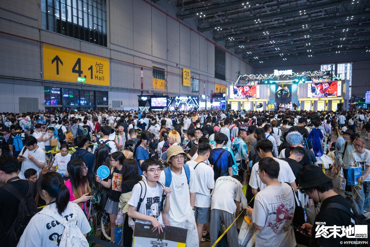 DIMM_0's tweet image. Endfield in BW 2025
It's so crowded, they are all patient people.😂