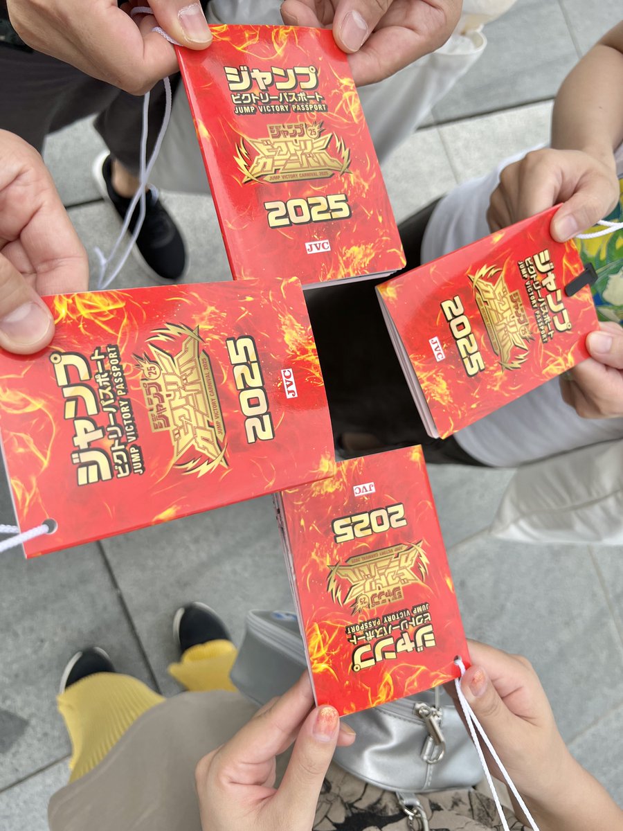 amuroray1104's tweet image. #ジャンプビクトリーカーニバル 行ってきた!
途中で桃天さん&お兄さんと会って写メ撮ってもらった🙌
ほぼアーサーさん、あいとさんと一緒に回って、グリーティングやアトラクションも充実!めちゃくちゃ楽しかったー😆☕️
本当にありがとうございました🙏✨