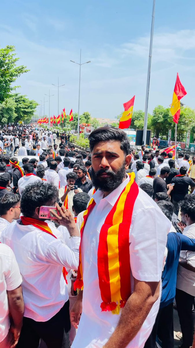 SubashS56259's tweet photo. தேனி தெற்கு மாவட்ட கழகத் தலைவர், சேவை செம்மல், அண்ணன் @Dr.Leftpandi 😎 அவர்களின் வழிகாட்டுதலின்படி 

மன்னராட்சி திமுக அரசை கண்டித்து 

இன்று நடைபெற்ற மாபெரும் கண்டன ஆர்ப்பாட்டத்தில் கலந்துகொண்ட

 கழக மாவட்ட நிர்வாகிகள்

#தமிழகவெற்றிக்கழகம் ❤💛❤
#தேனிதெற்குமாவட்டம் 💪💪💪 https://t.co/jZK9A8ZcZI