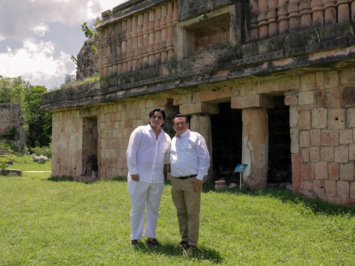 huachodiazmena's tweet photo. Les comparto este momento muy especial con mi hijo Julián, recorriendo los vestigios mayas de Chacmultún. 

¡Feliz domingo a todos! 🤗 https://t.co/Eb7ZbSNtgT