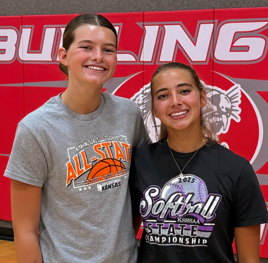 SunflowerSmack's tweet image. Catch TOTO’s interview w/players @macmedlock22 &amp;amp; @alexasplechter &amp;amp; HC @McGownErin as he visits Burlington KS for the 1st time &amp;amp; ‼️Mac gives one of the best responses EVER on why to be a #multisport athlete👏🏽
🎙️SoundCloud on.soundcloud.com/MWllrRoRDZNp8R…
🎙️Spotify open.spotify.com/show/18hXR7hRg…