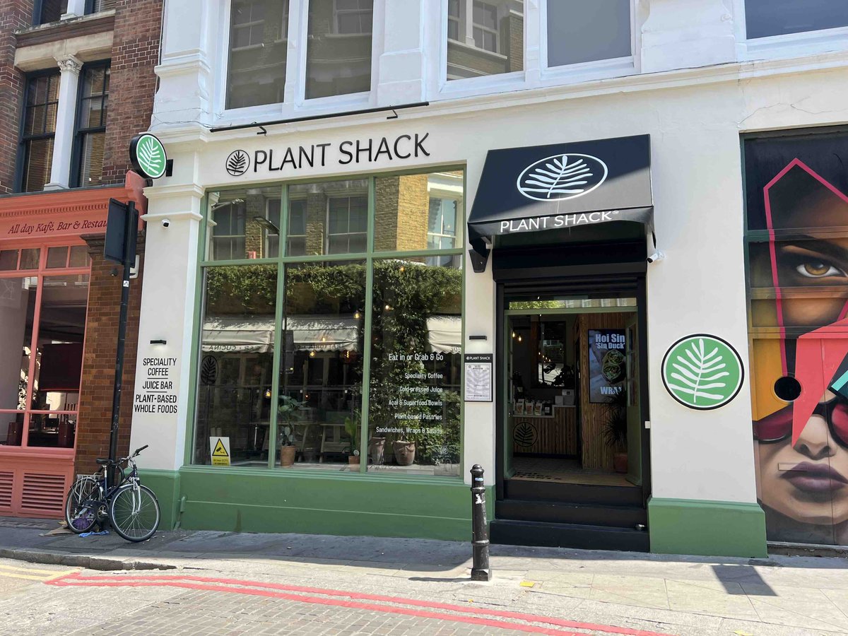 FatGayVegan's tweet image. Another vegan cafe opens in London. Great news, of course, but I have a bit of a problem. Read more on my blog: tinyurl.com/2czurr5e
