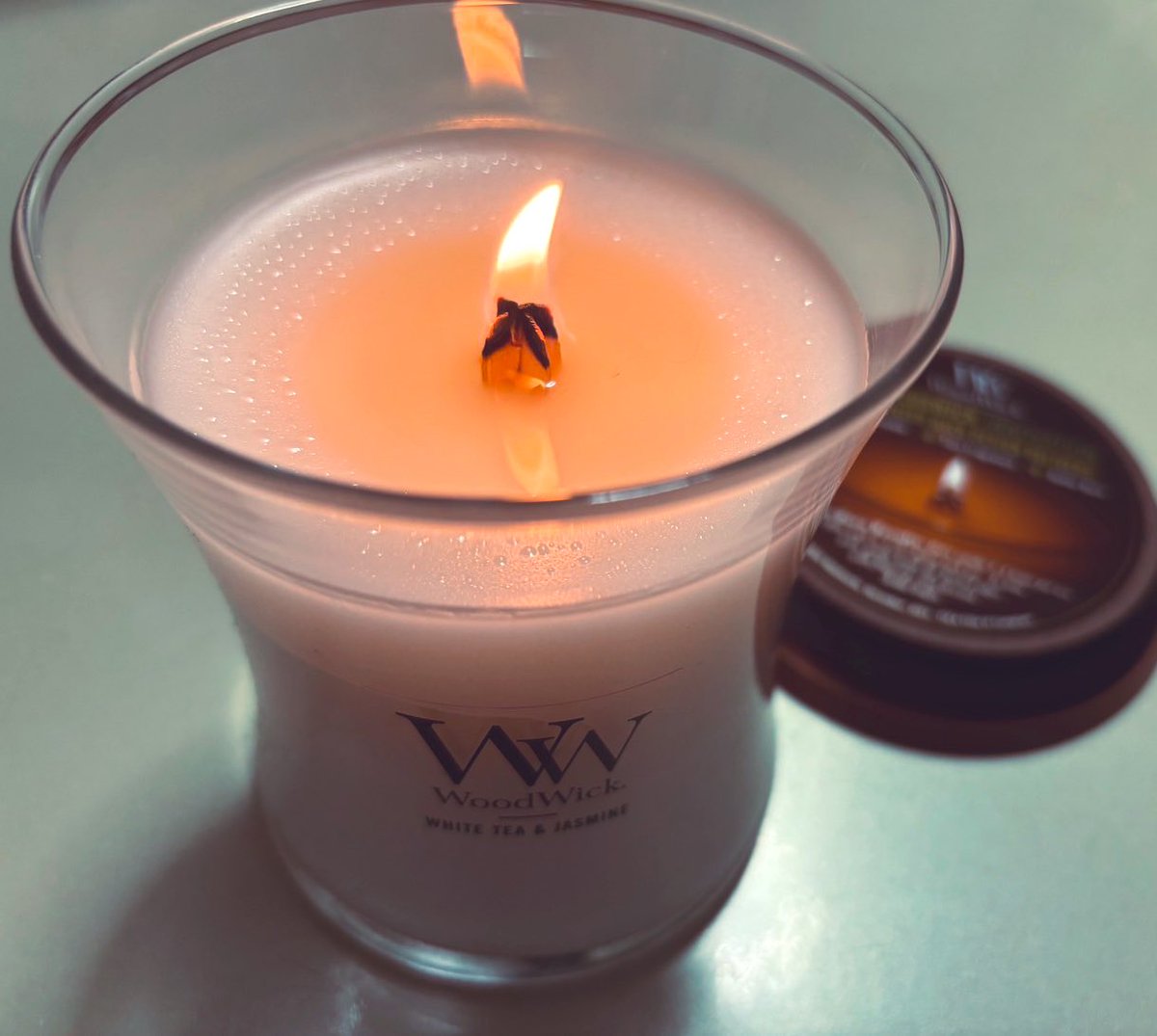 uyumi5007's tweet image. キャンドルナイト🕯️
パチパチ音がするよ
ボリュームは加減してね
動画見て聴いてみて👂
#WoodWick #木芯キャンドル