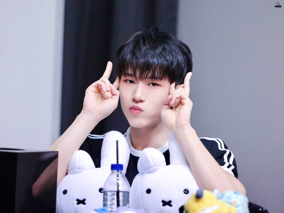 250712 제이제이뮤즈 

 • × • 

#YOUNITE #유나이트
#DEY #데이