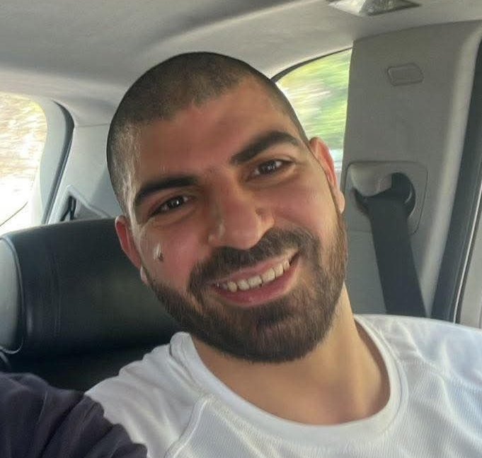 khaledbobbo's tweet image. إسدال الستار عن قضية الشاب الصيداوي عمر العاصي "انتحاري الكوستا" تختصر مرحلة الفبركات الأمنية وتركيب الملفات!!