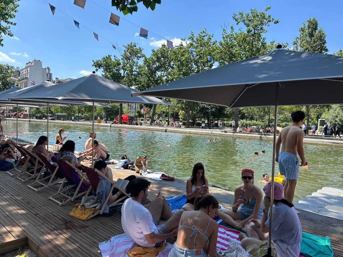 ACORDEBARD's tweet image. 🩱🩳🤿 La baignade dans le canal Saint Martin est ouverte aujourd’hui ! Venez vous rafraîchir devant l’espace Jemmapes et profiter des nombreuses installations dans le cadre de Paris Plages . ☀️