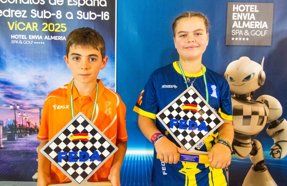 echaguen's tweet image. Lucas González de la Federación de la Comunidad Valenciana y Oceane Clerc de la Catalana campeones de España de ajedrez sub-12 en Vícar (Almería). Enhorabuena!! ⁦@AjedrezEspanola⁩ ⁦@hotelenvialmeri⁩